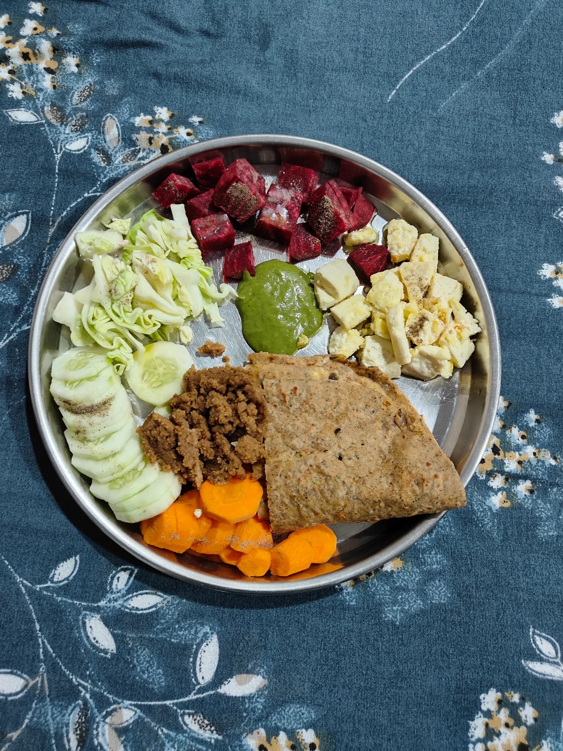 Thali with Roti & Beetroot